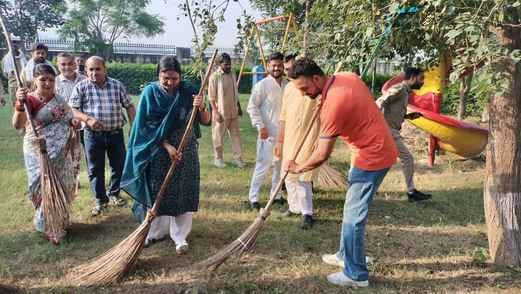 The corporation launched a cleanliness drive in Jammu Colony.