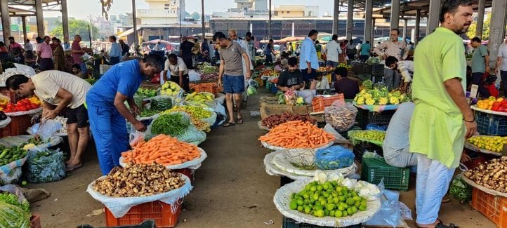 Fruits and vegetables are expensive, prices are changing daily
