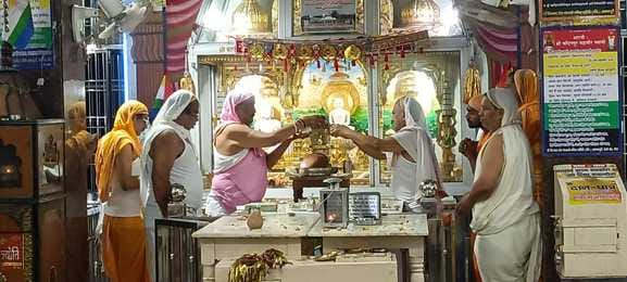 Bhaktamar ritual was performed in Anandanpuri Jain temple