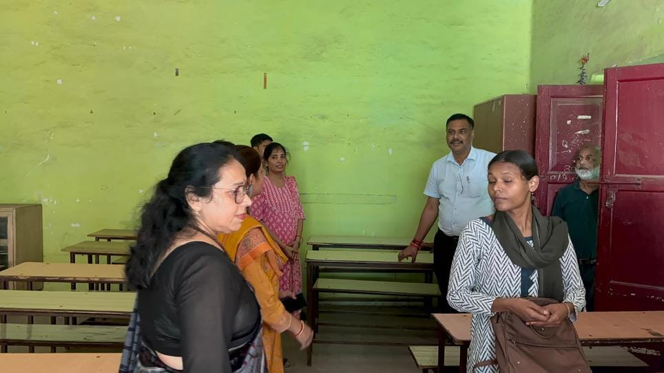 DM and Vice Chancellor of Maa Vindhyavasini University inspected Arya Kanya PG College.