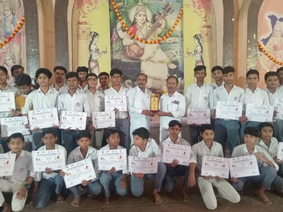 The winning team of the district level band competition was honored.