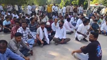 Bikaner News: Youth died in road accident in front of Dungar College, family stages protest