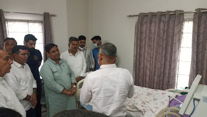 Rajasthan News: Congress State President Dotasara Meets Rameshwar Dudi in Bikaner, Wishes for Speedy Recovery