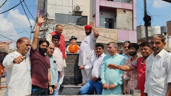 Youth should take inspiration from Bhagat Singh to become patriots: Mayor