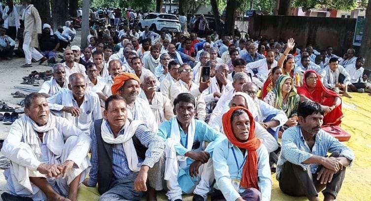 Warning of agitation if payment is not made
