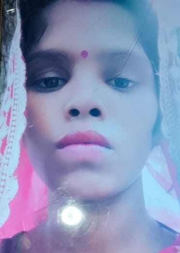 A woman hanged herself to death in her insistence on going to her parents' home.