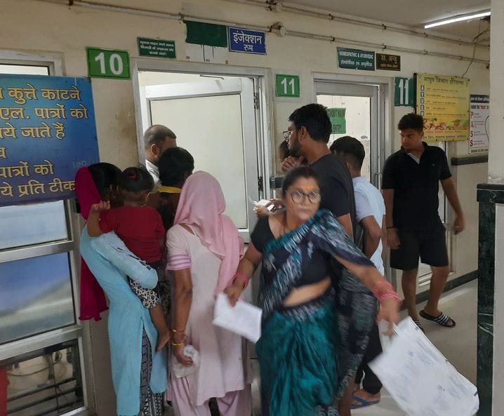 More than 80 people are getting rabies treatment in the civil hospital every day.