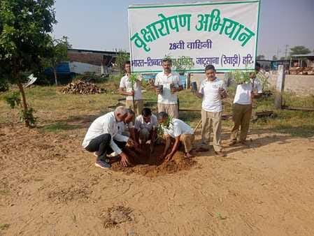 ITBP soldiers planted trees in the cowshed.
