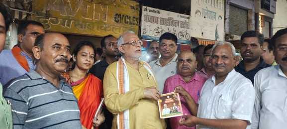 Finance Minister meets traders to discuss GST