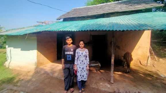 First, the parents were lost, now the dilapidated house was destroying hopes.