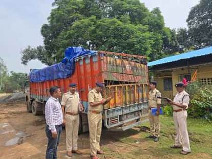Five trucks of illegal scrap worth Rs 1 crore seized, 5 accused arrested