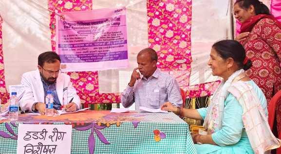Health check-up of 125 villagers in Kashyalu