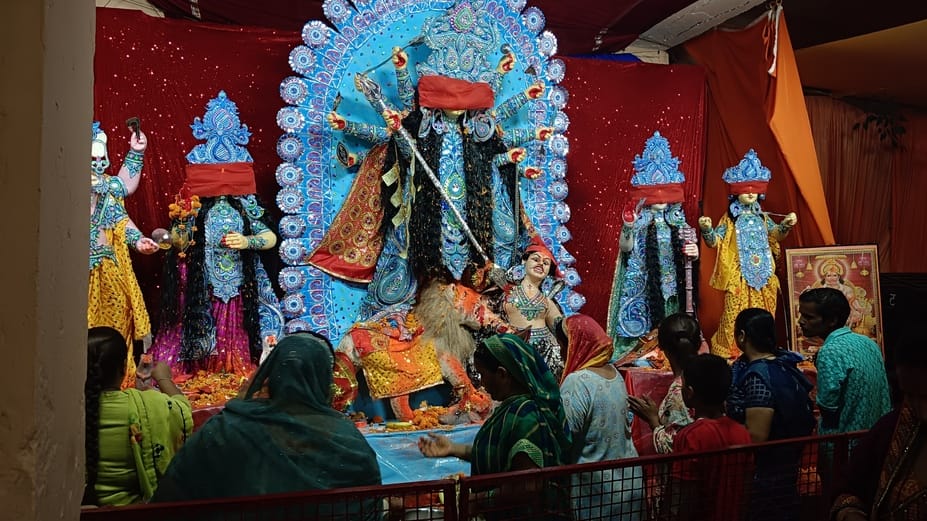 Navratri: Worship of Mother Skandamata, devotees flock to temples to have darshan