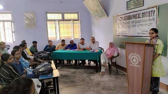 Students presented their research on World Tourism Day.
