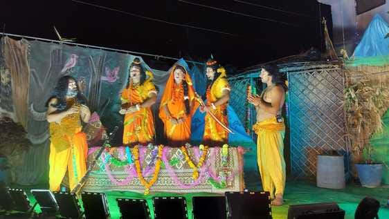 Ladu Sharma plays the role of Kewat and Ravana during the day.