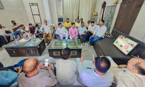 BJP members listened to Mann Ki Baat programme