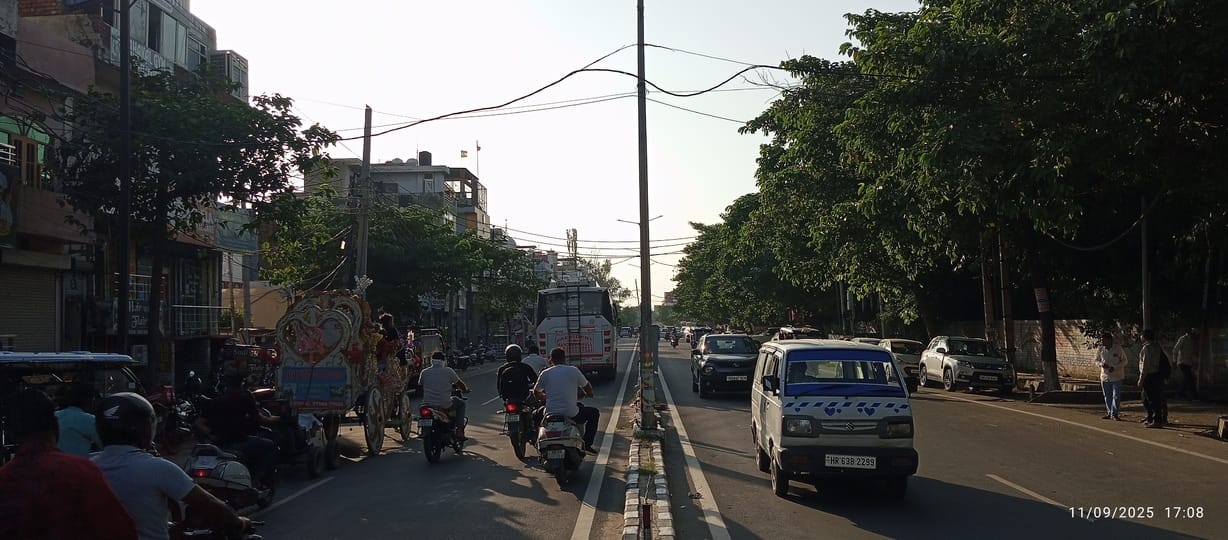 Strong winds along with sunshine increased people's problems