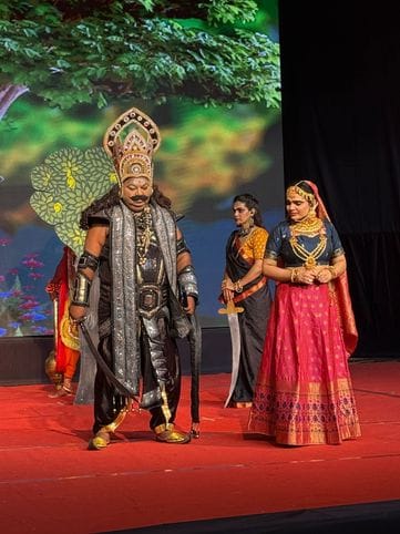 Hanuman burns the golden Lanka to ashes, audience thrilled