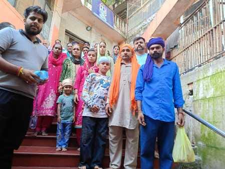 12 thousand devotees bowed down in the court of Paunahari