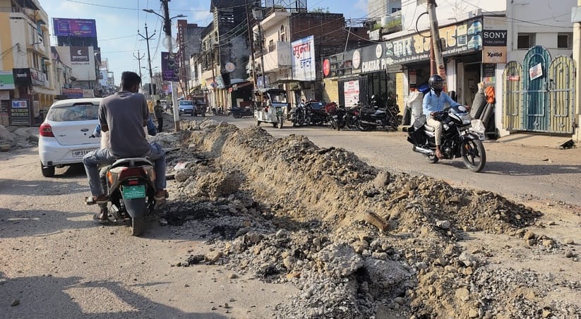 The appearance of Bus Station Road is being improved with an investment of Rs 61 lakh.