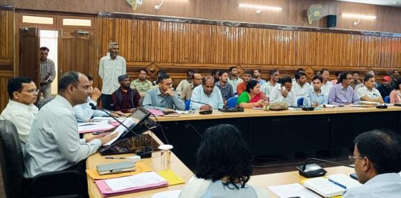 Problems arose at the public meeting, the DM ordered their resolution.