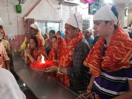 Devotees thronged temples on Saptami, prayed and prayed for good luck.