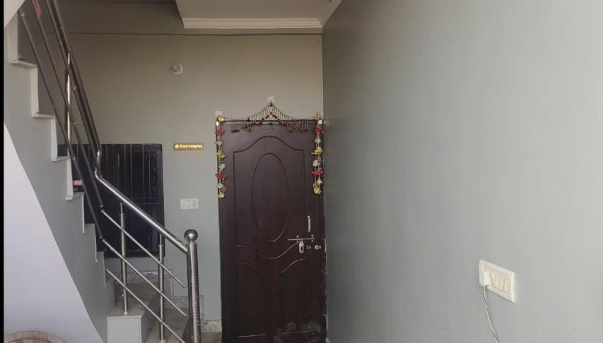 1.7 lakh worth of jewelery was stolen from locked house