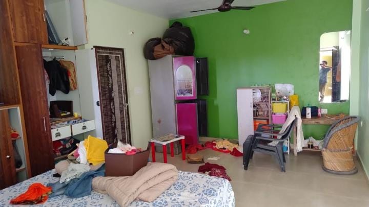 Rs 10 lakh burglary of engineer's house