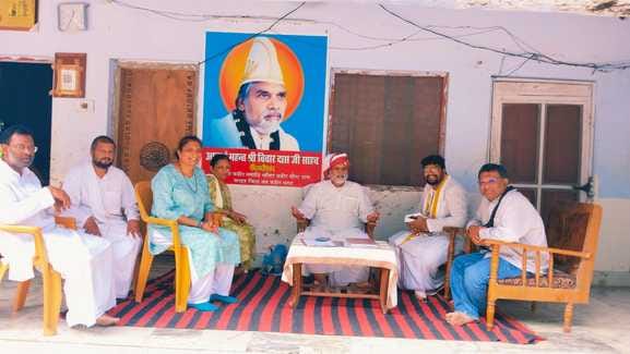 Indians from America bowed their heads at Kabir's Nirvana Sthal
