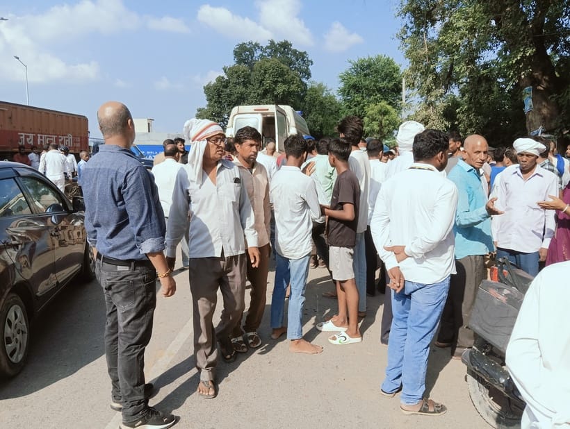 Bike rider trapped in car, dragged for 50 meters, dies