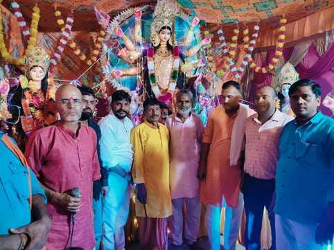 Navratri: Devotees saw the divine form of Maa Durga and raised slogans.
