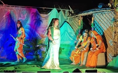Laxman cuts off Surpanakha's nose, audience rejoices