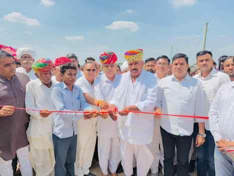 लोकार्पण करते विधायक रेवत राम डांगा