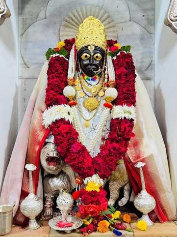 Om Aim Hreem Kleem Chamundaye Vichche... invoked the Goddess with the mantra