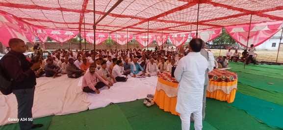 A grand meeting declared a decisive battle.