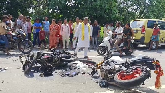 Nalanda news Two bike riders killed, three seriously injured in road accident in Nalanda