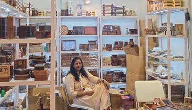 Wood carvings are attracting foreign customers