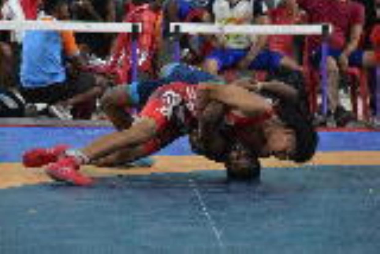 Gorakhpur News: Wrestling: Yogesh shows Amit the sky