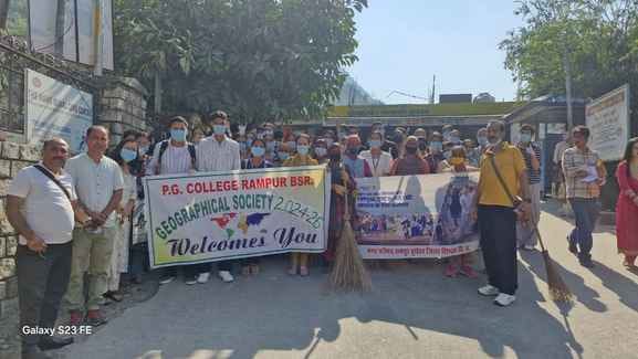 Volunteers cleaned the premises of Khaneri Hospital.
