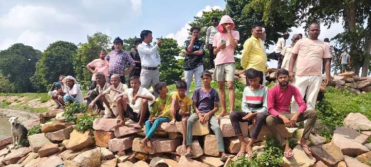 The missing youth is suspected to have jumped into the Saryu river.