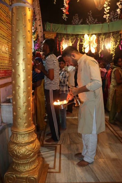 Worshiped Maa Kalratri and sought her blessings