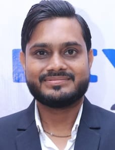 Anil from Jalesar became a judge at the Para National Yogasana Championship.