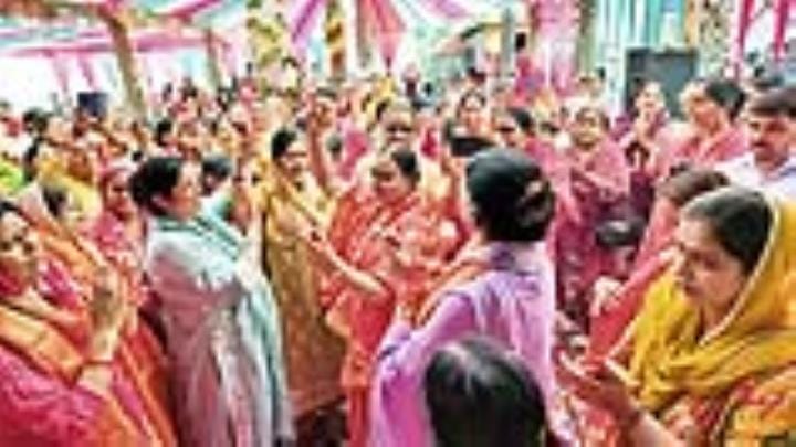 Mallika Nadda offered prayers at Avahadevi Temple