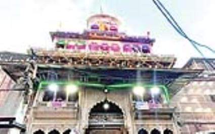 बांकेबिहारी मंदिर।