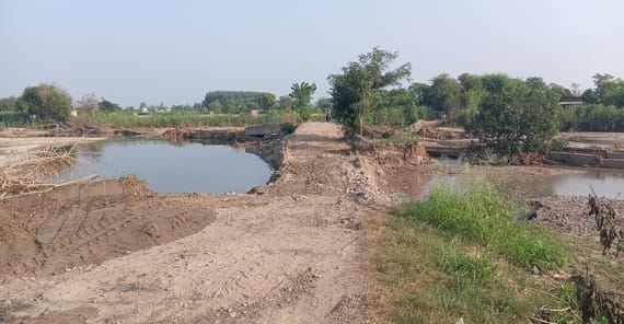 The road to the Mand area was opened by constructing a temporary bridge.