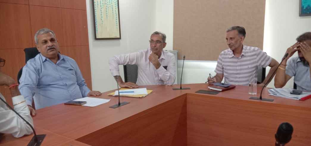 Farmers' meeting with Chief Engineer, instructions to streamline water flow