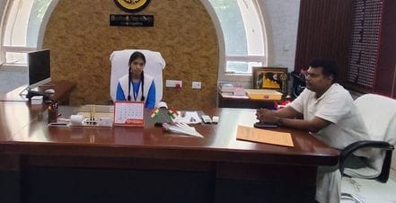 Siddharthnagar News: Mission Shakti: Simran becomes DM for a day