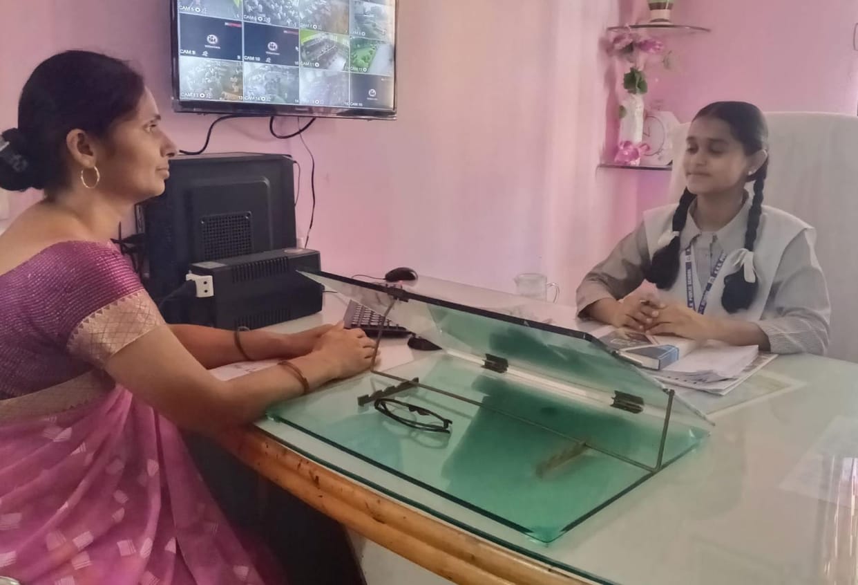 Mahi Jaiswal, a Class 10 student, became the principal for a day