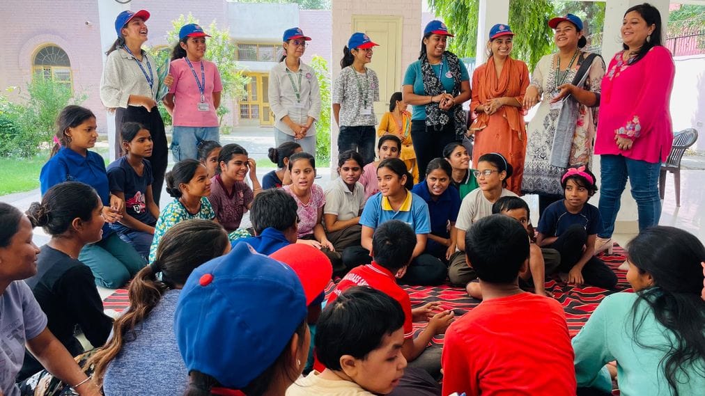 Volunteers explained the importance of cleanliness through street plays.