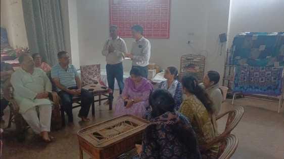 Teach the tricks of staying healthy with Ayurvedic remedies
